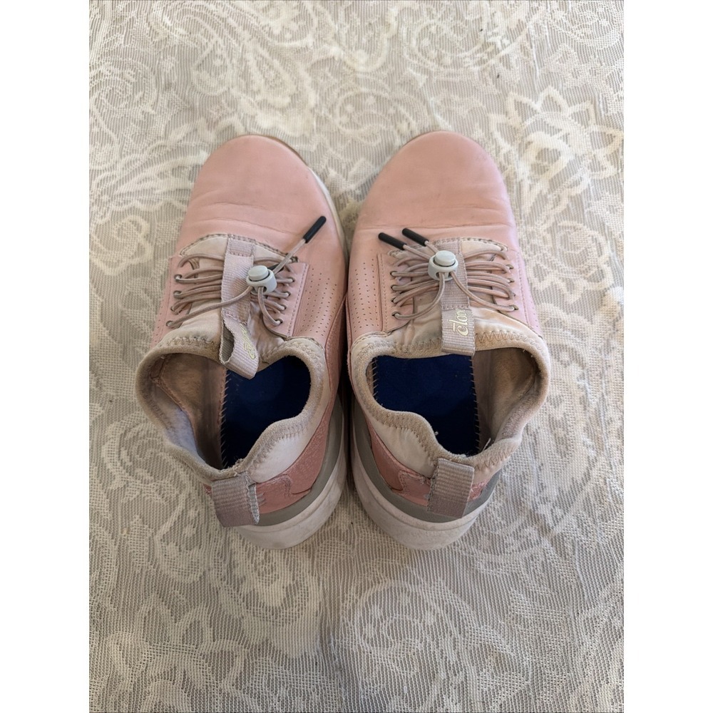 Clove Pink Nursing Sneakers Womens Size 6.5 Fluid Resistant Work Shoes Utility